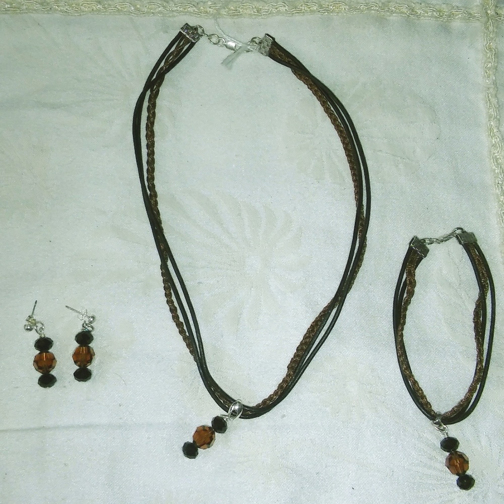Juego de Gargantilla, pulsera y aretes